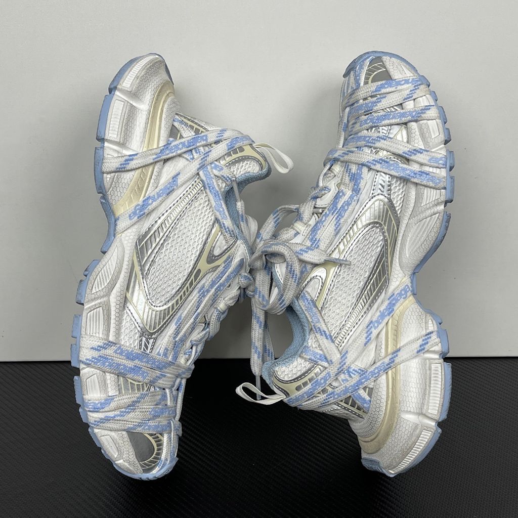 balenciaga-3xl-extreme-laces-white-light-blue-distressed-chunky-runner-profile.jpg
