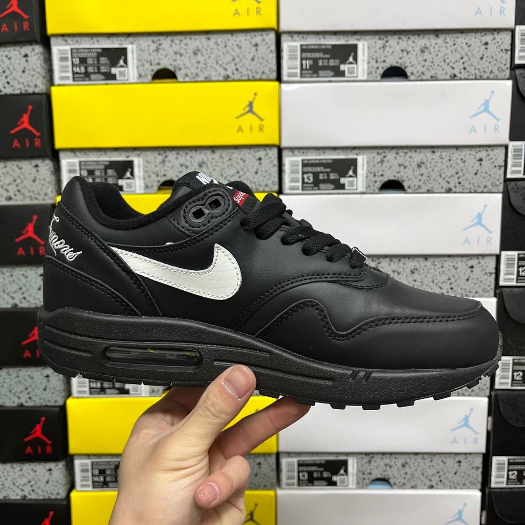nike-air-max-1-87-sp-supreme-black-white-profile-hf8813-001.jpg