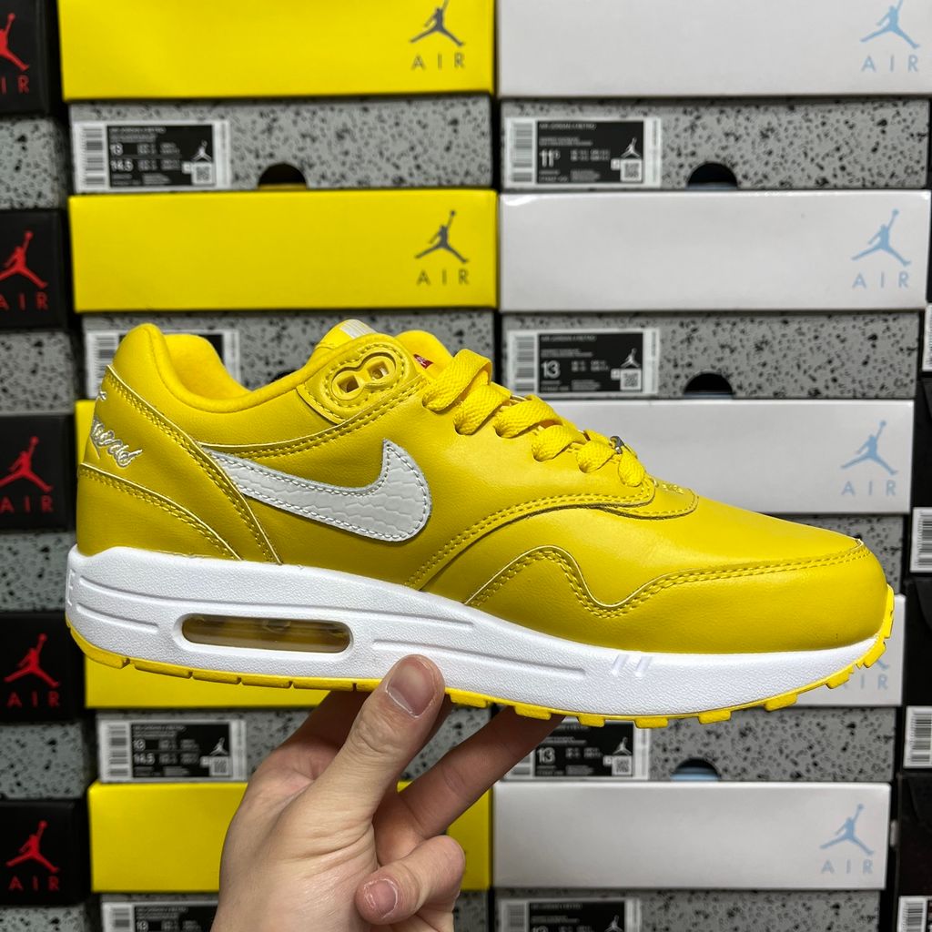 nike-air-max-1-87-sp-supreme-speed-yellow-profile-hf8813-700.jpg