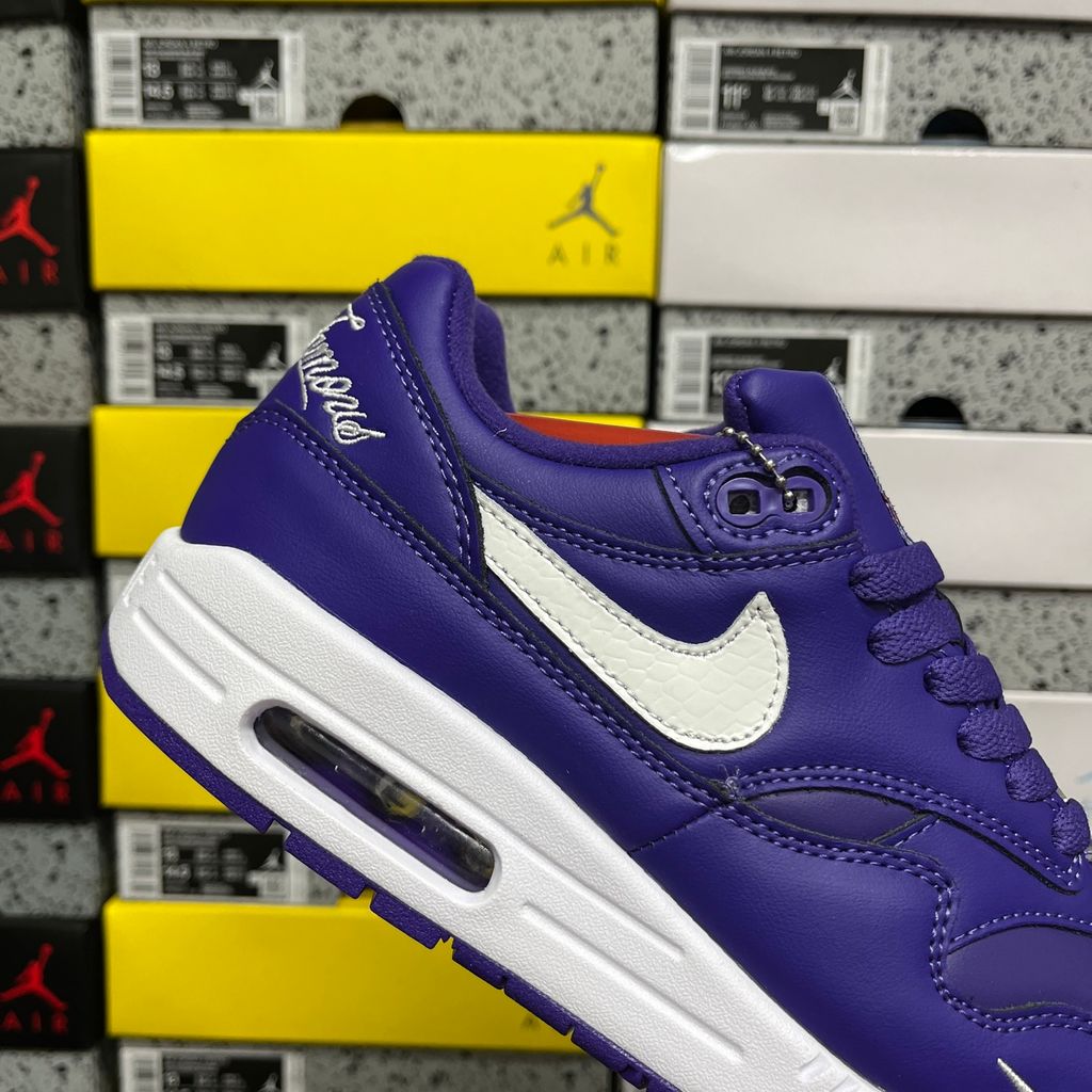 nike-air-max-1-87-sp-supreme-varsity-purple-profile-hf8813-500.jpg