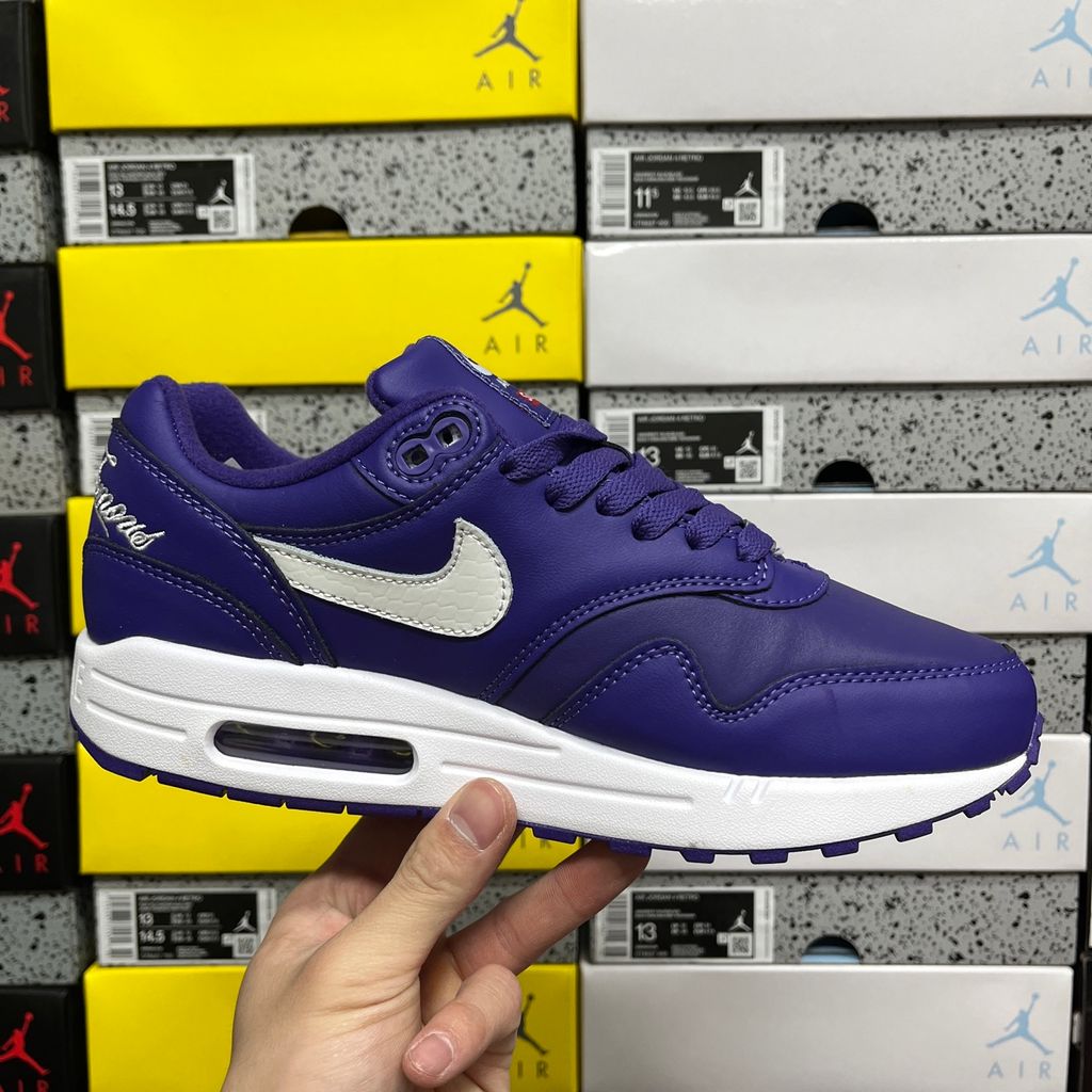 nike-air-max-1-87-sp-supreme-varsity-purple-profile-hf8813-500.jpg
