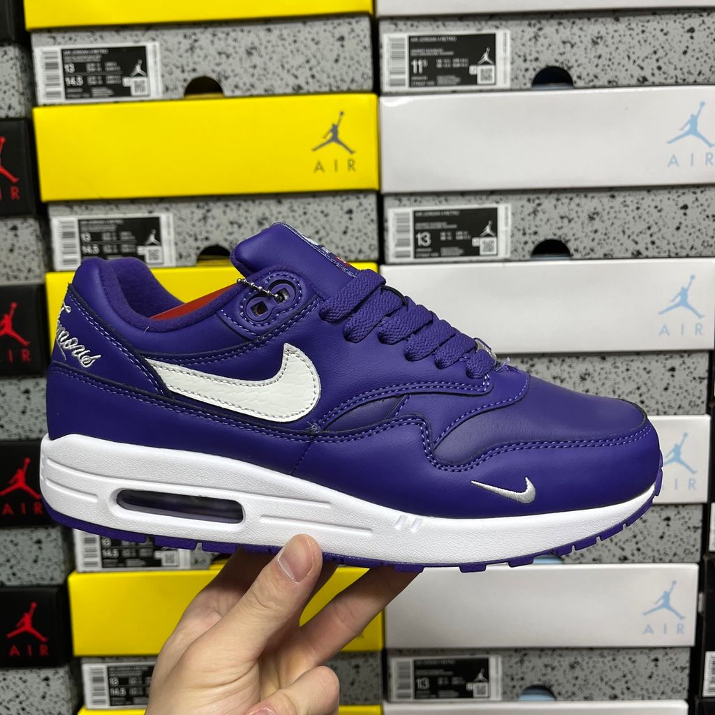 nike-air-max-1-87-sp-supreme-varsity-purple-profile-hf8813-500.jpg