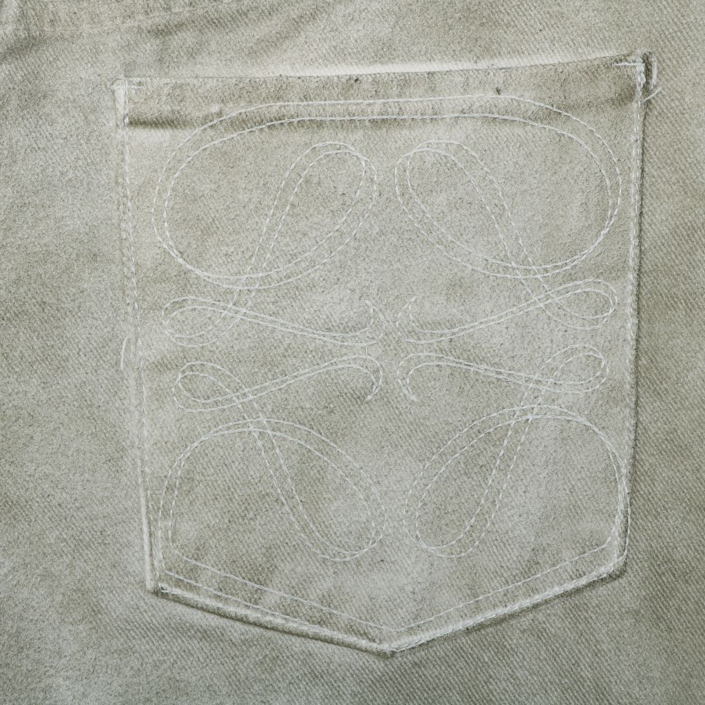 loewe-flower-logo-back-pocket-vintage-washed-denim-long-pants-unisex