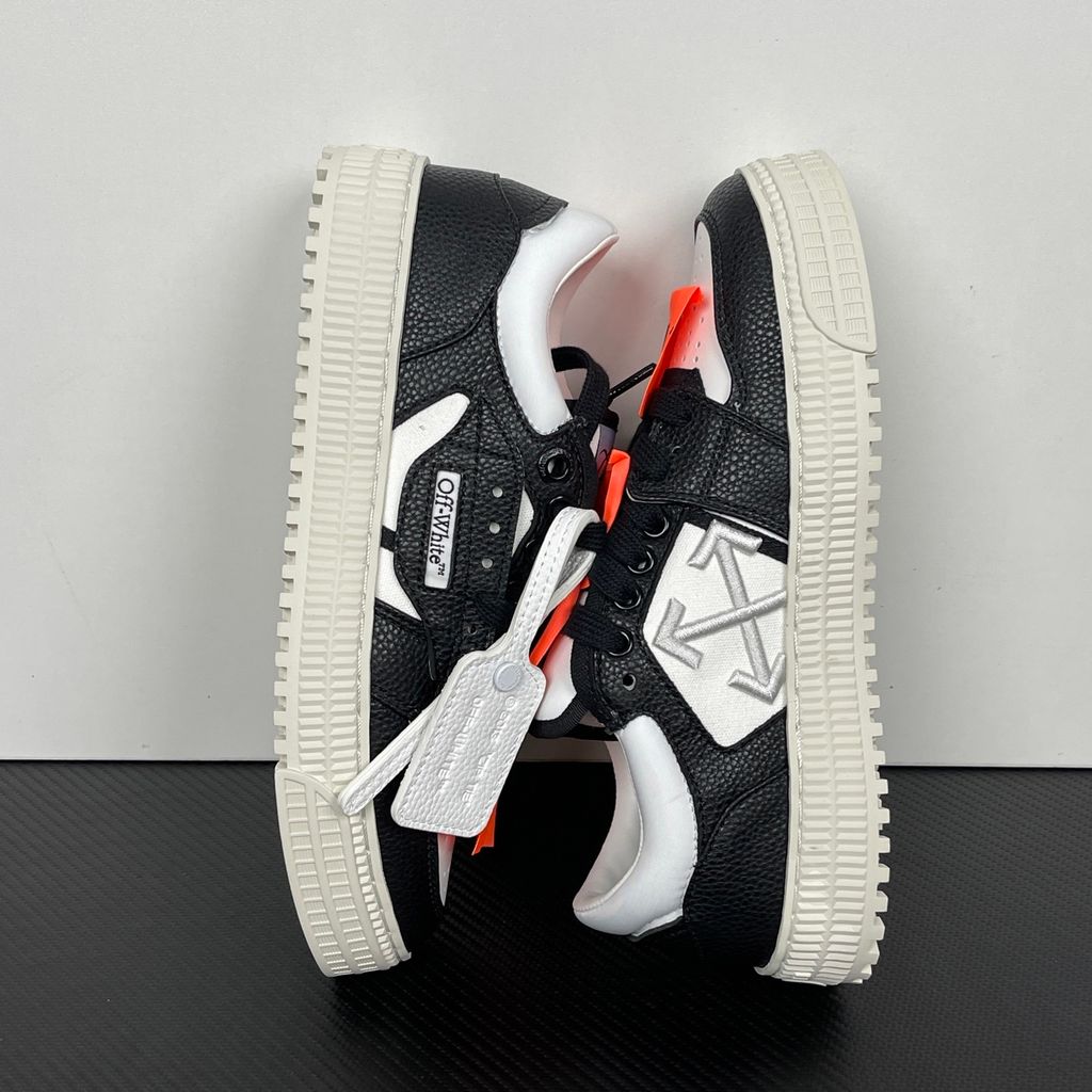 off-white-3-0-court-low-top-black-white-tumbled-calf-leather-orange-tags-profile.jpg