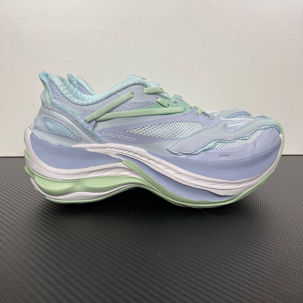 balenciaga-jet-sneaker-macaron-pastel-embossed-chunky-profile-872642wmrtn9191.jpg