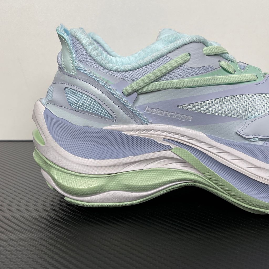 balenciaga-jet-sneaker-macaron-pastel-embossed-chunky-profile-872642wmrtn9191.jpg