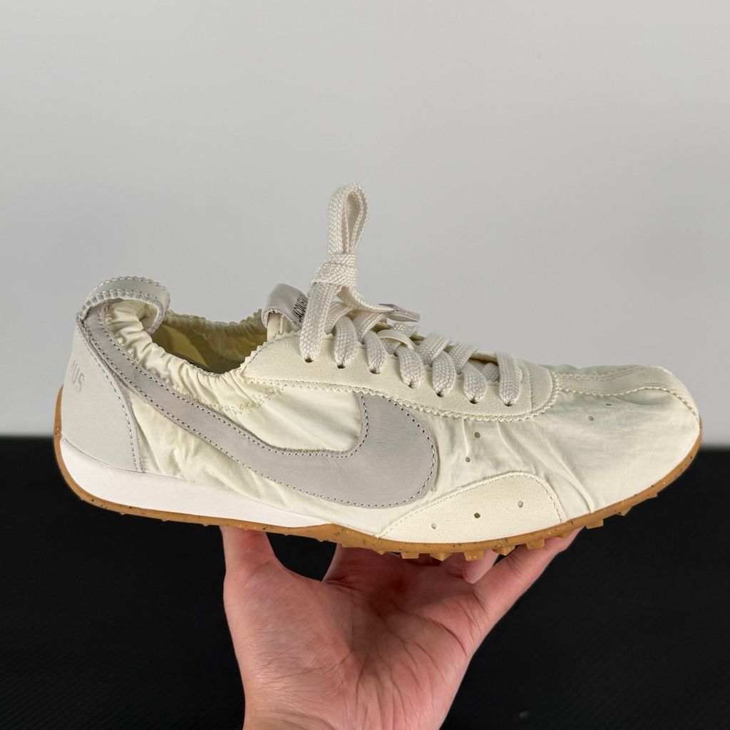 jacquemus-nike-moon-shoe-sp-soft-pearl-profile-hv8547-002.jpg