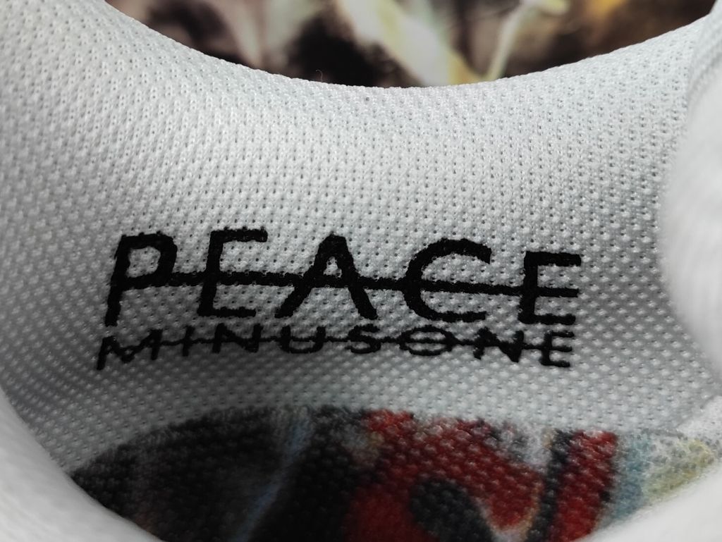 g-dragon-nike-air-force-1-daisy-logo-tongue-paint-streak-midsole