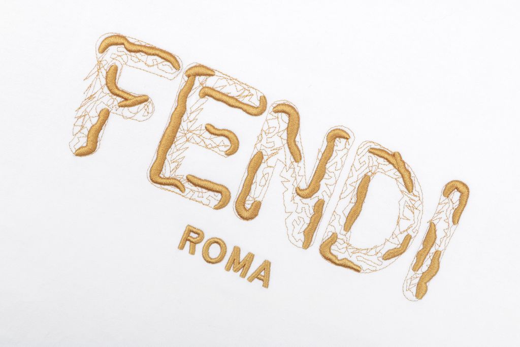 fendi-cut-out-letter-embroidery-short-sleeve-t-shirt-loose-fit