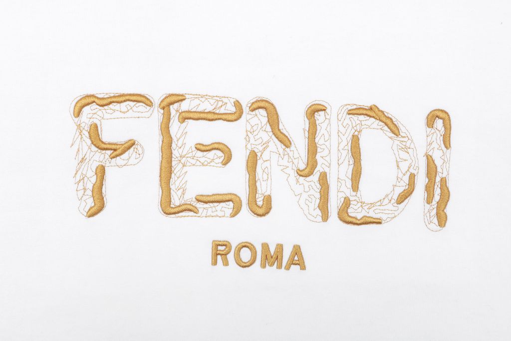 fendi-cut-out-letter-embroidery-short-sleeve-t-shirt-loose-fit