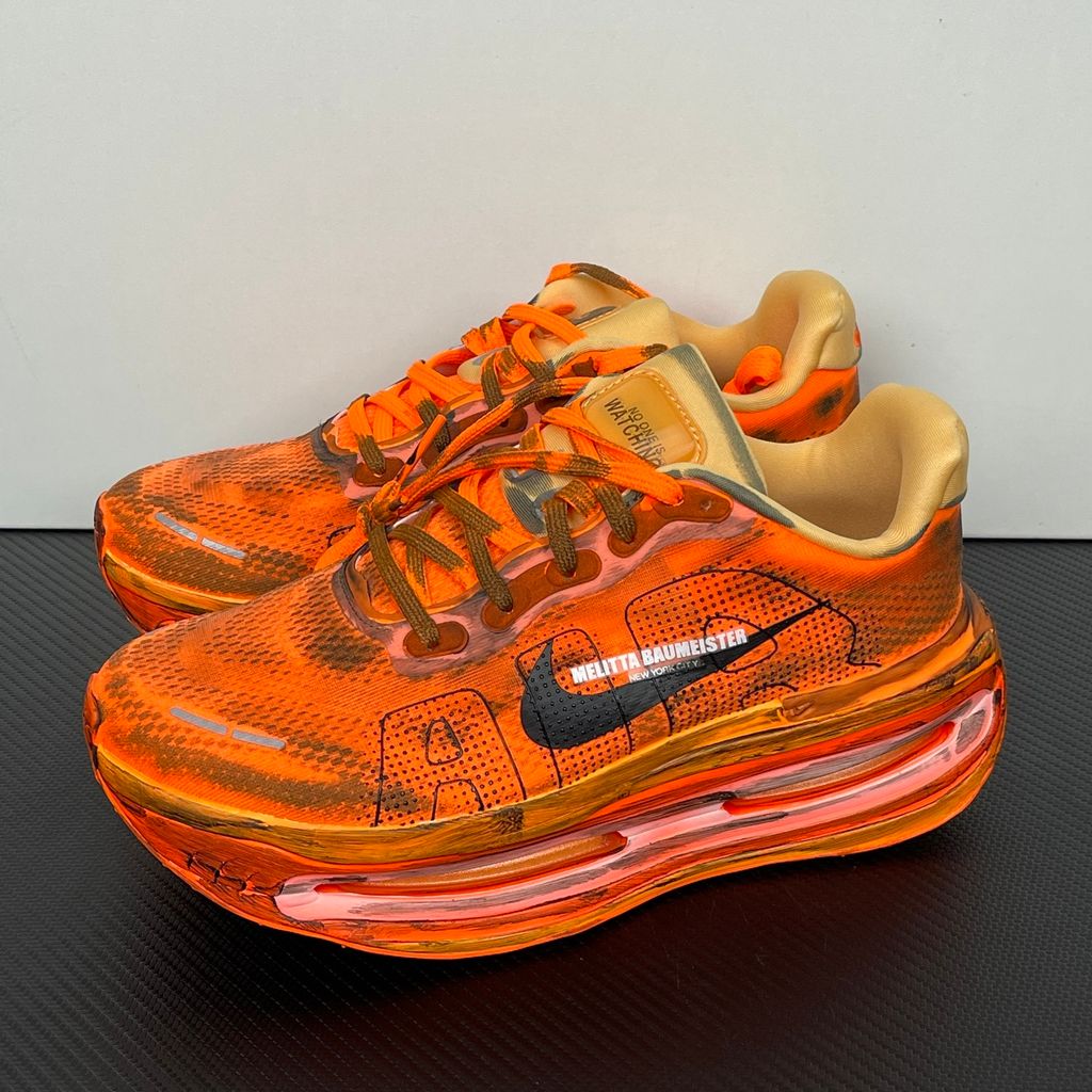nike-vomero-premium-melitta-baumeister-io7166-800-distressed-orange-profile