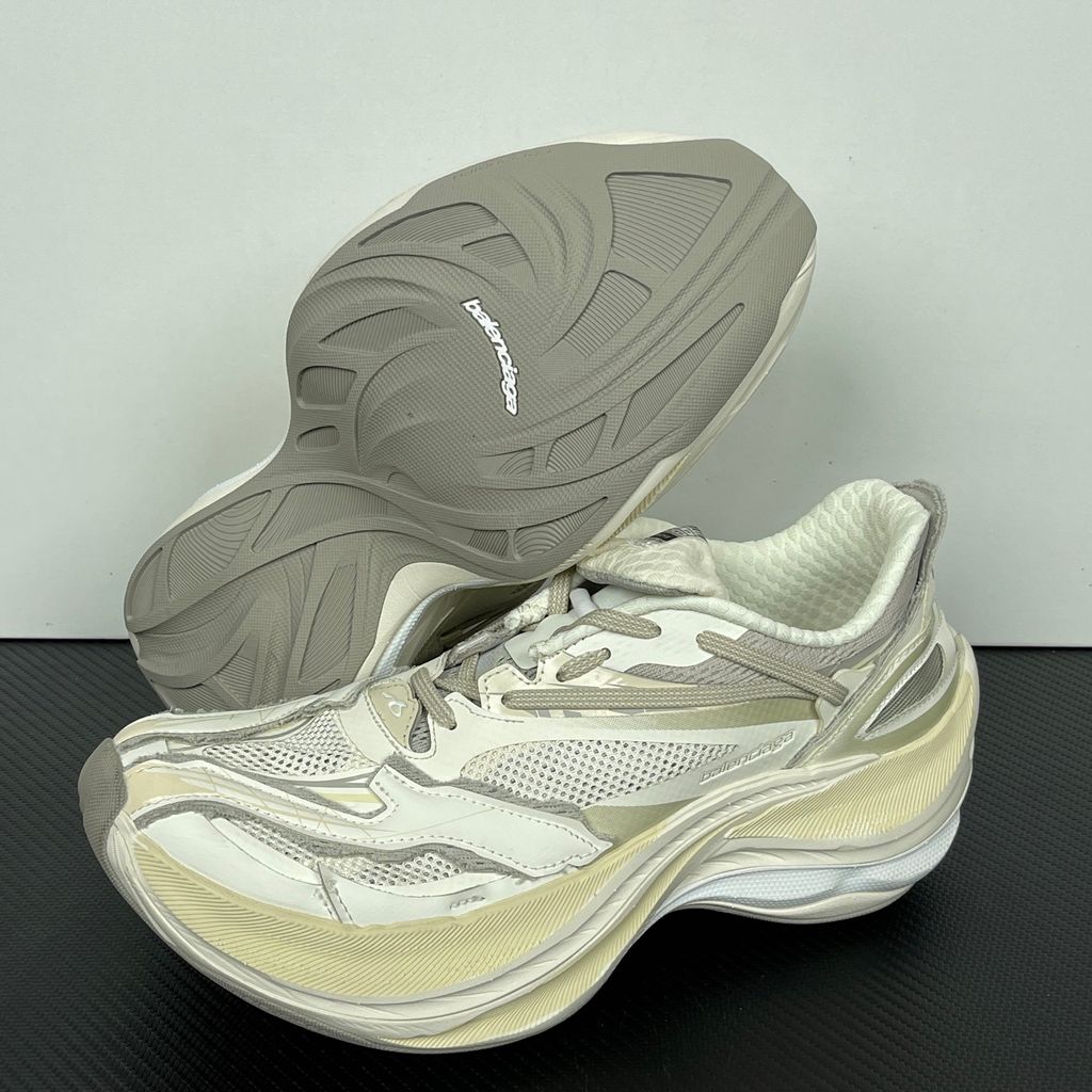 balenciaga-jet-sneaker-eggshell-mix-872642-wmrtn-9191-chunky-platform-profile