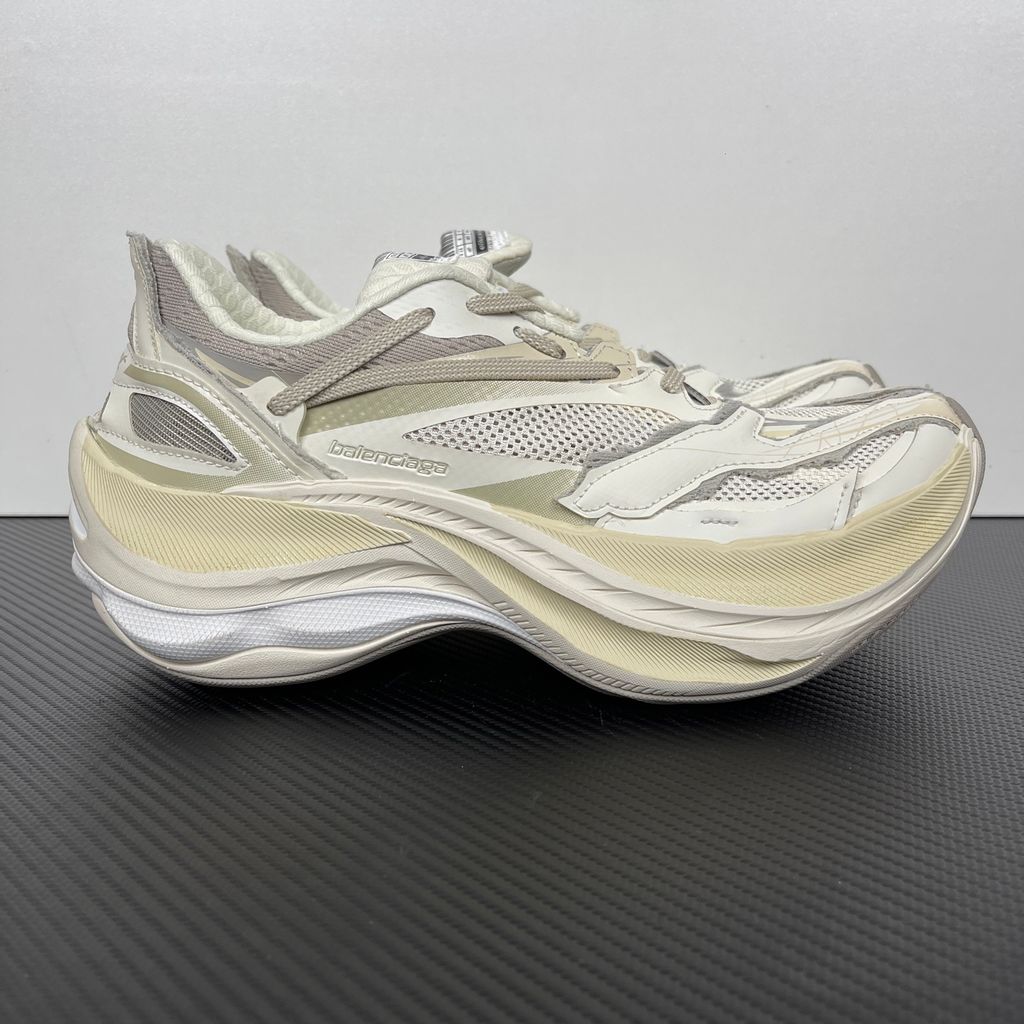 balenciaga-jet-sneaker-eggshell-mix-872642-wmrtn-9191-chunky-platform-profile
