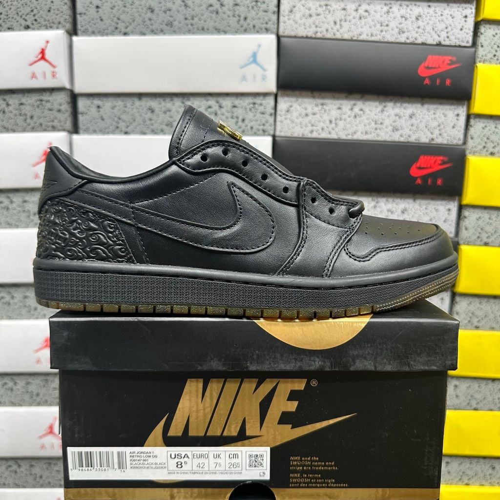 air-jordan-1-retro-low-og-xuanwu-year-of-the-snake-io3147-001-black-metallic-gold-profile.jpg