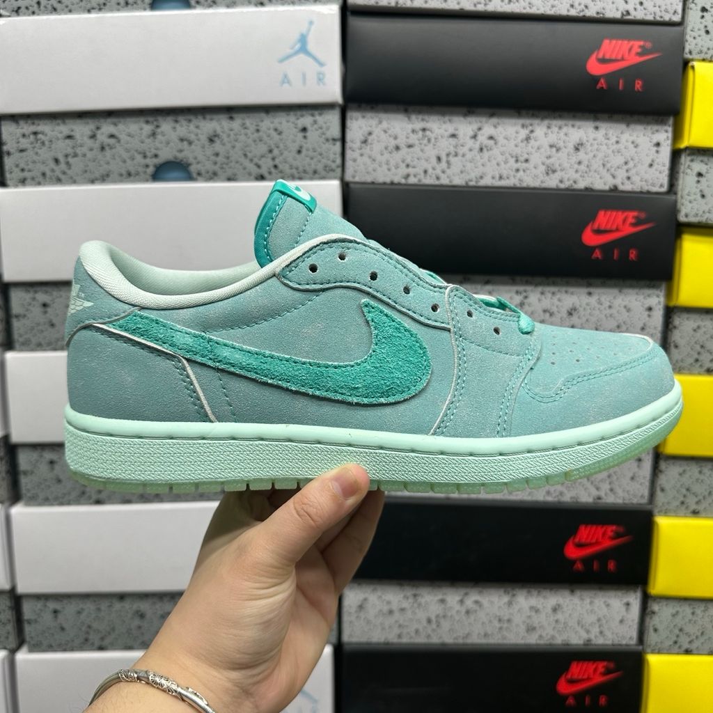 air-jordan-1-retro-low-og-washed-teal-womens-hq8111-300-suede-profile