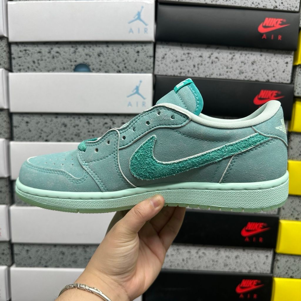 air-jordan-1-retro-low-og-washed-teal-womens-hq8111-300-suede-profile