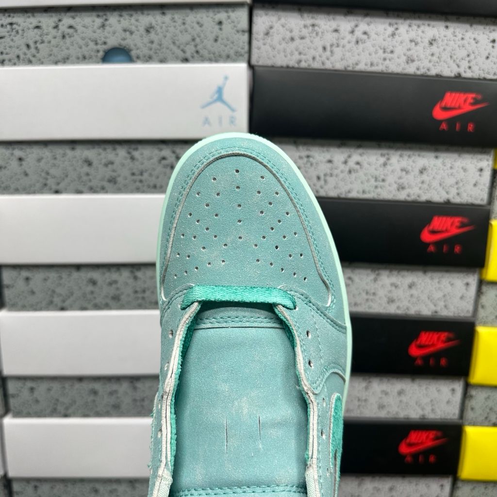 air-jordan-1-retro-low-og-washed-teal-womens-hq8111-300-suede-profile