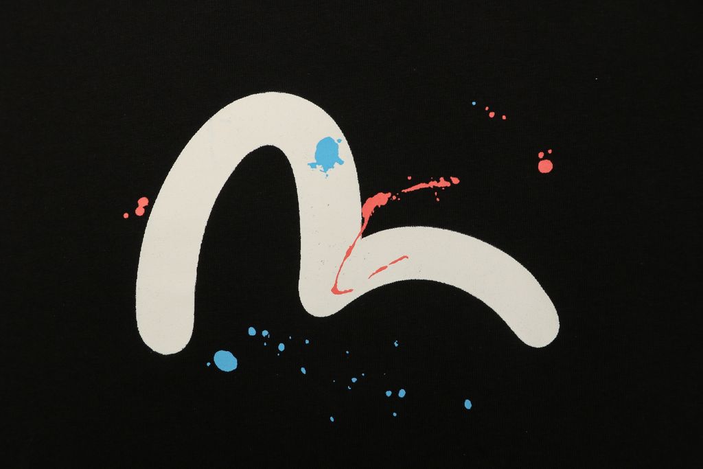 evisu-white-m-logo-digital-print-short-sleeve-tee