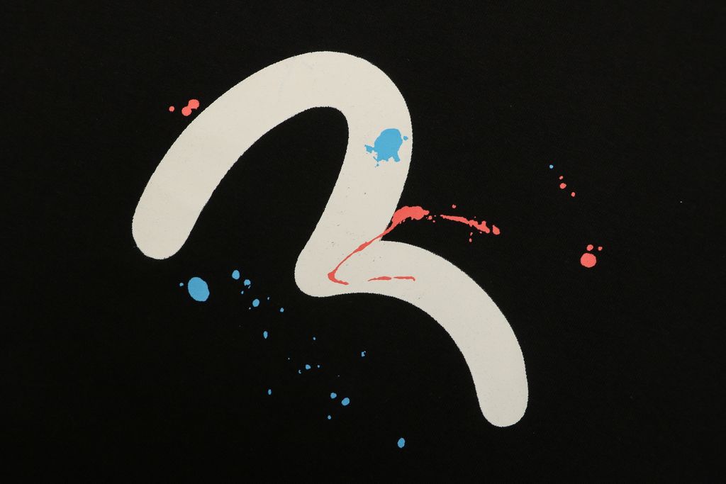 evisu-white-m-logo-digital-print-short-sleeve-tee