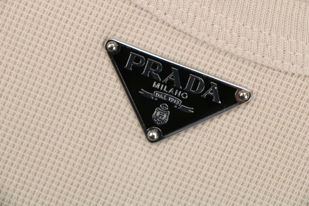 prada-inspired-waffle-fabric-breathable-tank