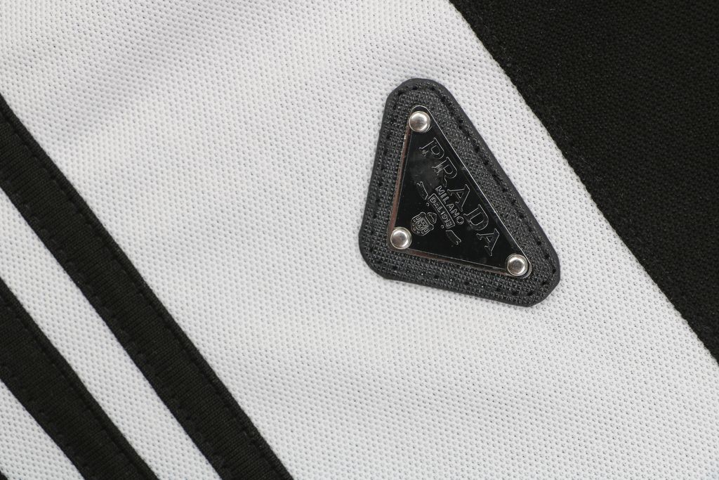 d8c3d484