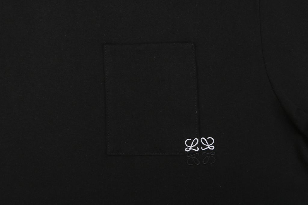 loewe-inspired-loose-fit-small-flower-embroidered-t-shirt