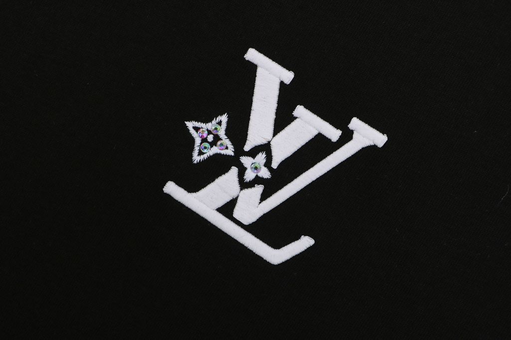louis-vuitton-inspired-diamond-flower-loose-fit-t-shirt