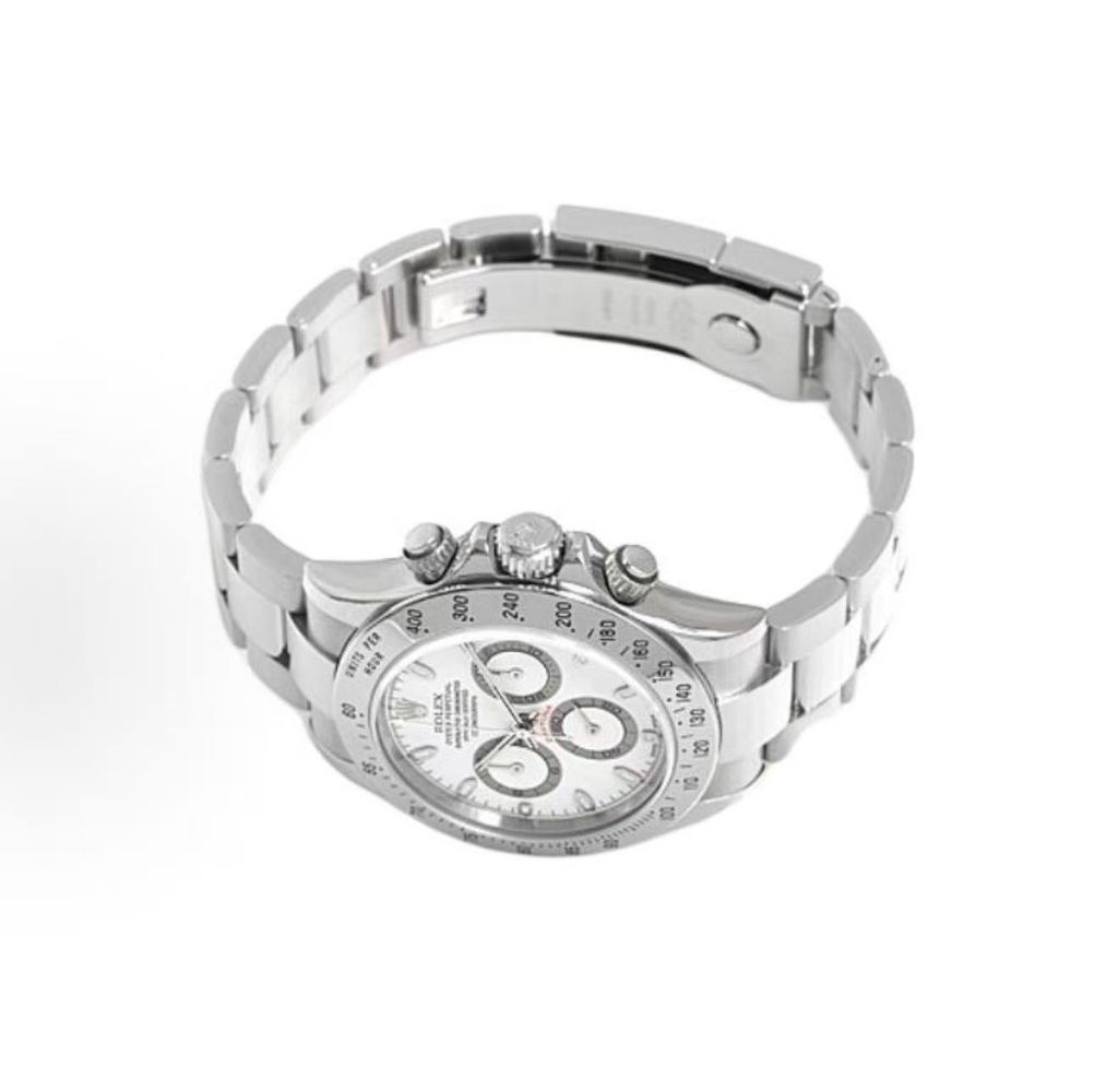 Front profile of the Rolex Cosmograph Daytona 116520, showcasing the crisp white dial, silver-ringed chronograph sub-dials, stainless steel tachymeter bezel, and polished Oyster bracelet.