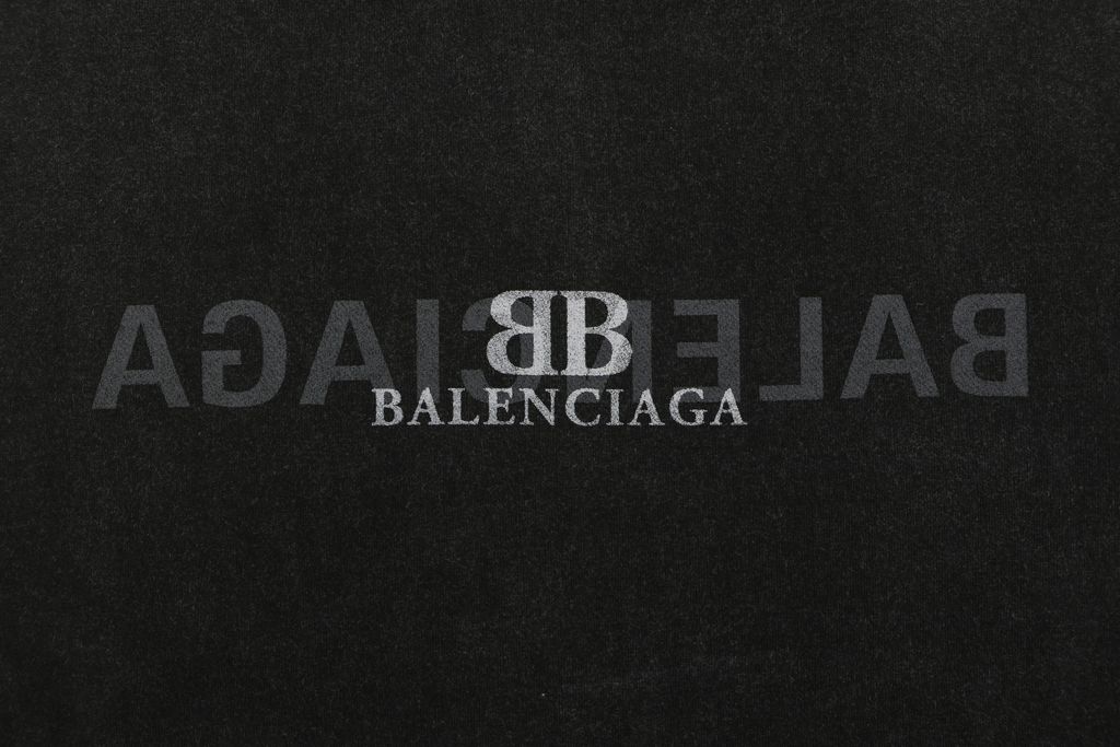 balenciaga-inspired-mirror-paris-letter-print-shirt