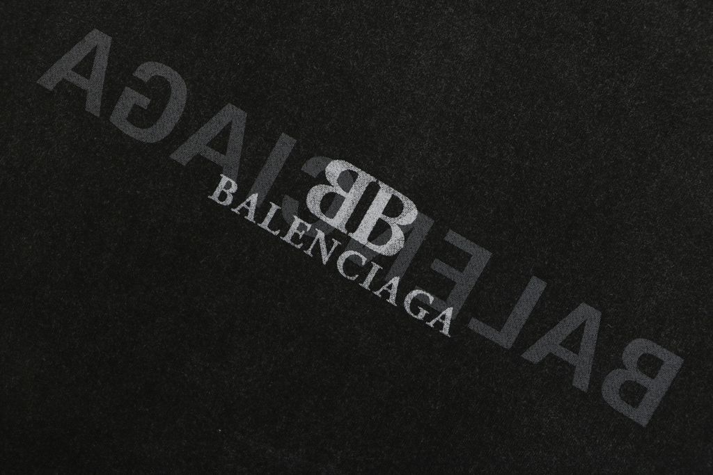 balenciaga-inspired-mirror-paris-letter-print-shirt