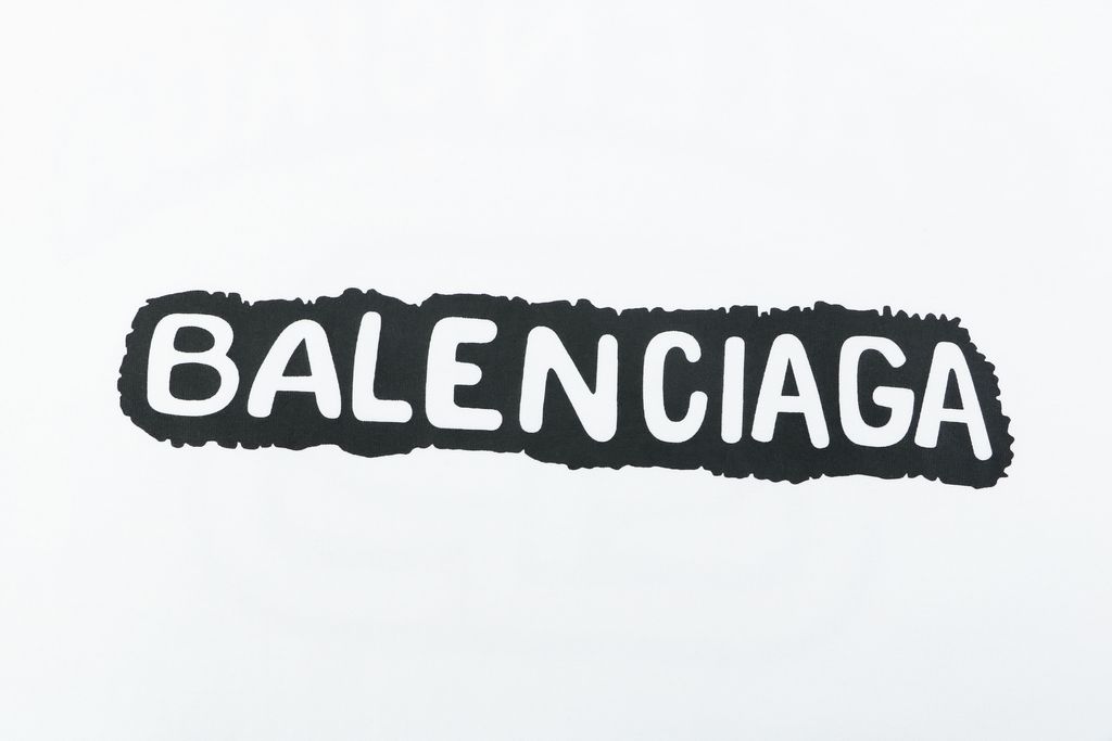 balenciaga-inspired-imprint-paris-letter-shirt