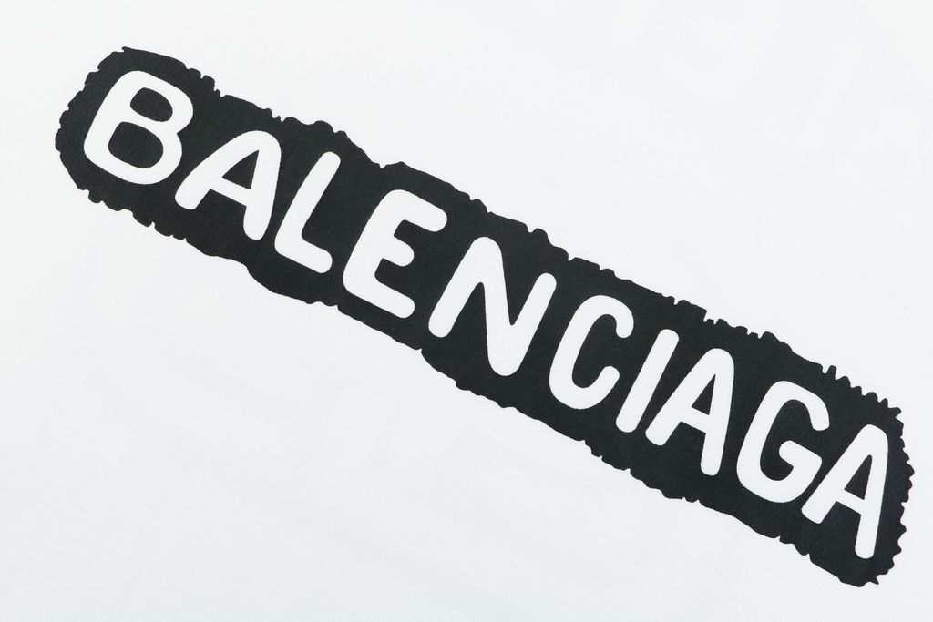 balenciaga-inspired-imprint-paris-letter-shirt