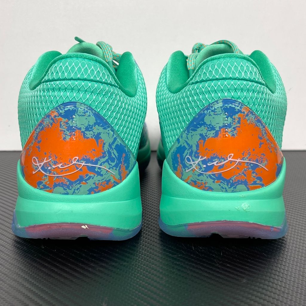Side profile of the Nike Kobe 5 Protro 'Jalen Brunson NY vs. NY' PE sneaker, highlighting the sharp, low-top performance silhouette, signature Kobe detailing, and the unique color blocking inspired by NYC basketball.
