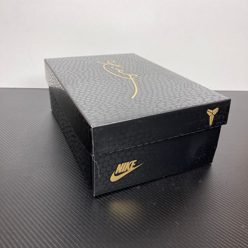 Side profile of the Nike Kobe 5 Protro 'Jalen Brunson NY vs. NY' PE sneaker, highlighting the sharp, low-top performance silhouette, signature Kobe detailing, and the unique color blocking inspired by NYC basketball.