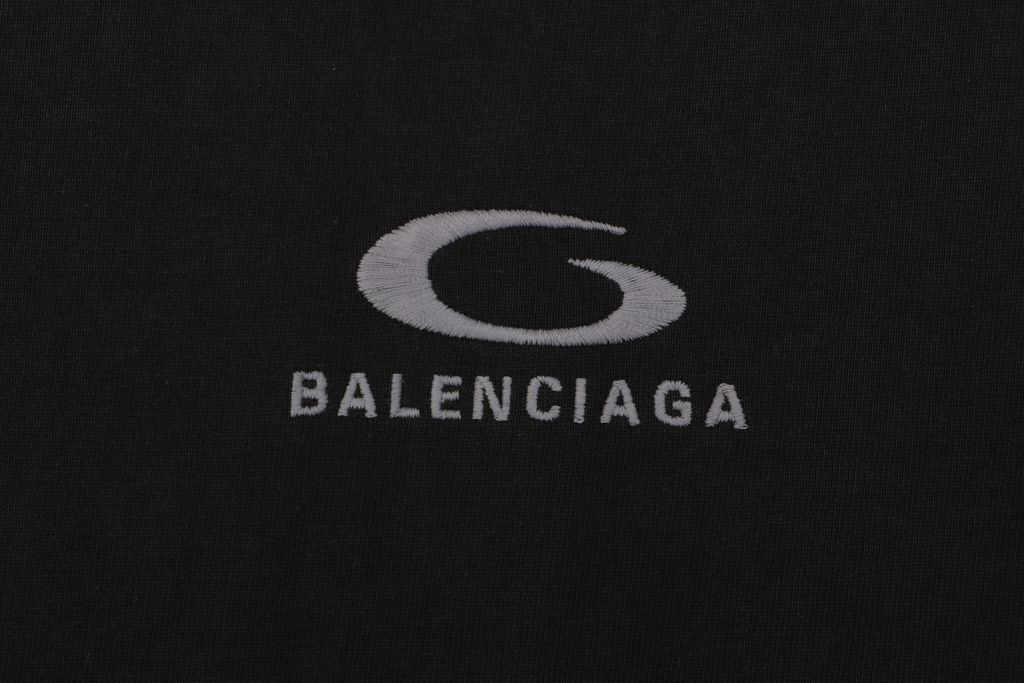 balenciaga-inspired-oversized-circle-logo-embroidered-shirt