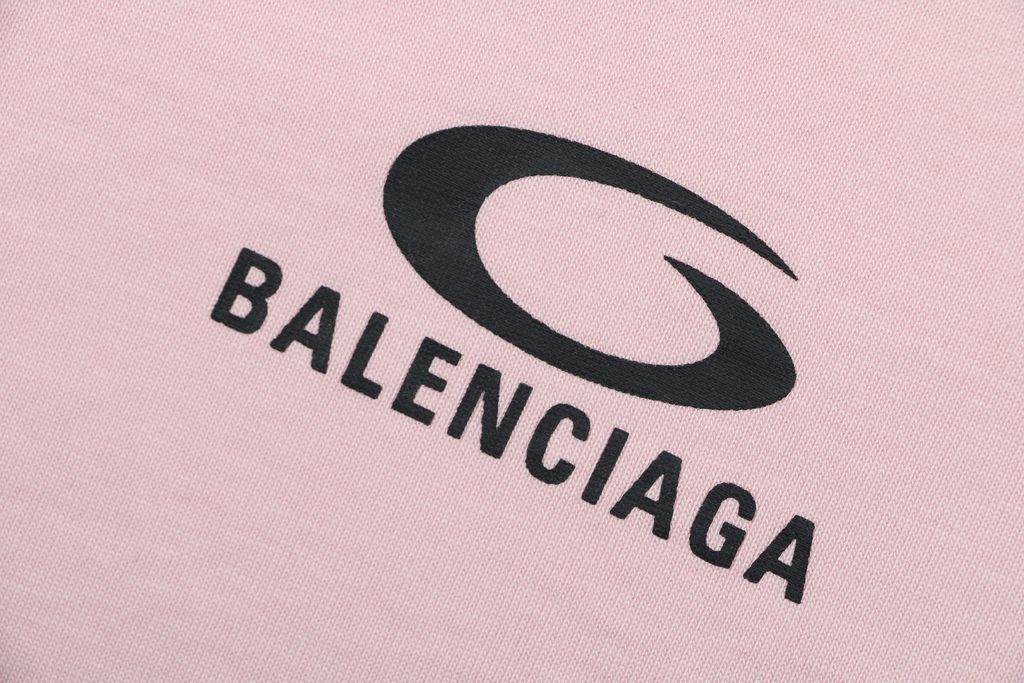 balenciaga-inspired-loose-fit-circle-letter-shirt
