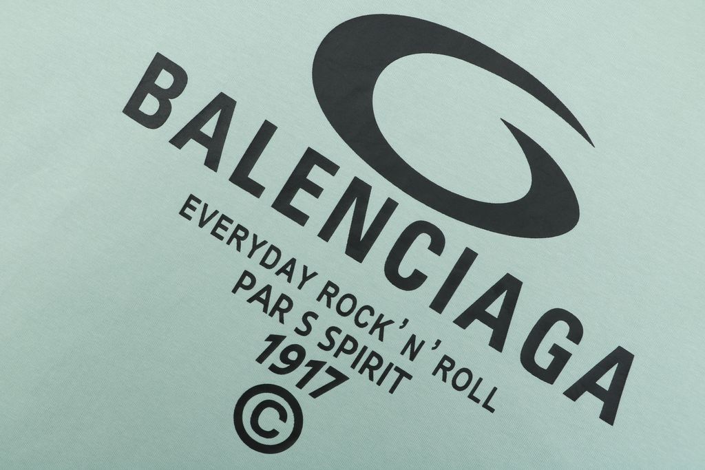 balenciaga-inspired-loose-fit-circle-letter-shirt