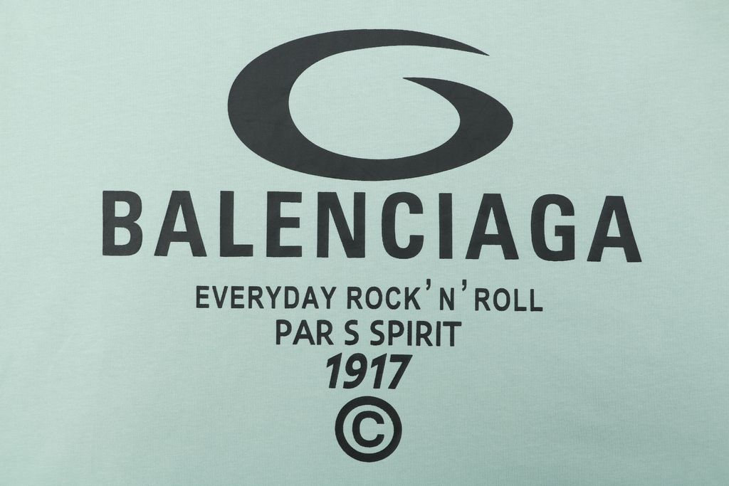 balenciaga-inspired-loose-fit-circle-letter-shirt