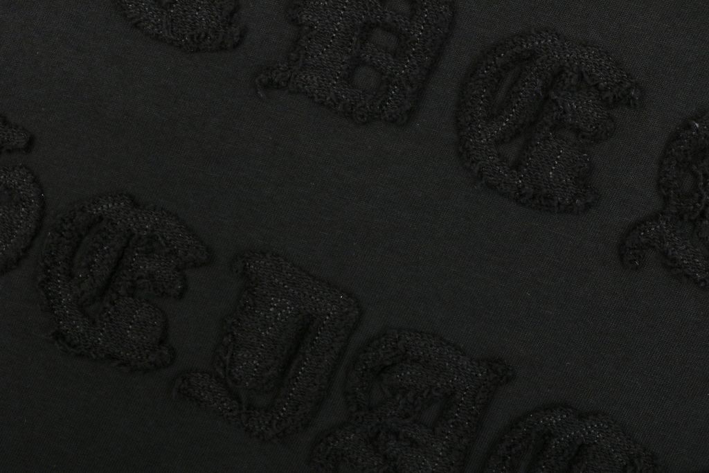 Tonal gothic loose fit embroidered T-shirt
