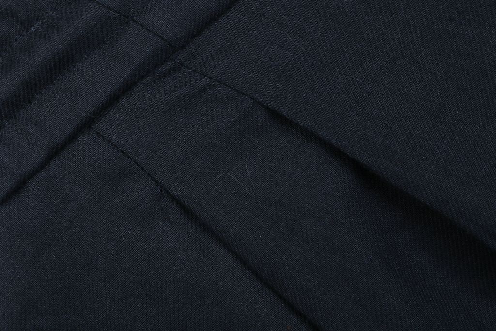 60-count linen tailored long shorts
