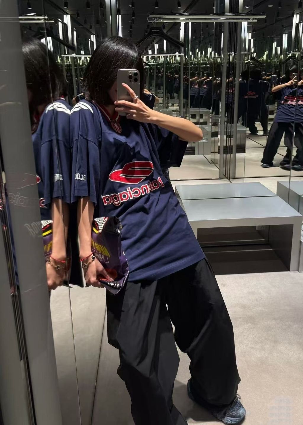Oversized three-dimensional embroidered T-shirt