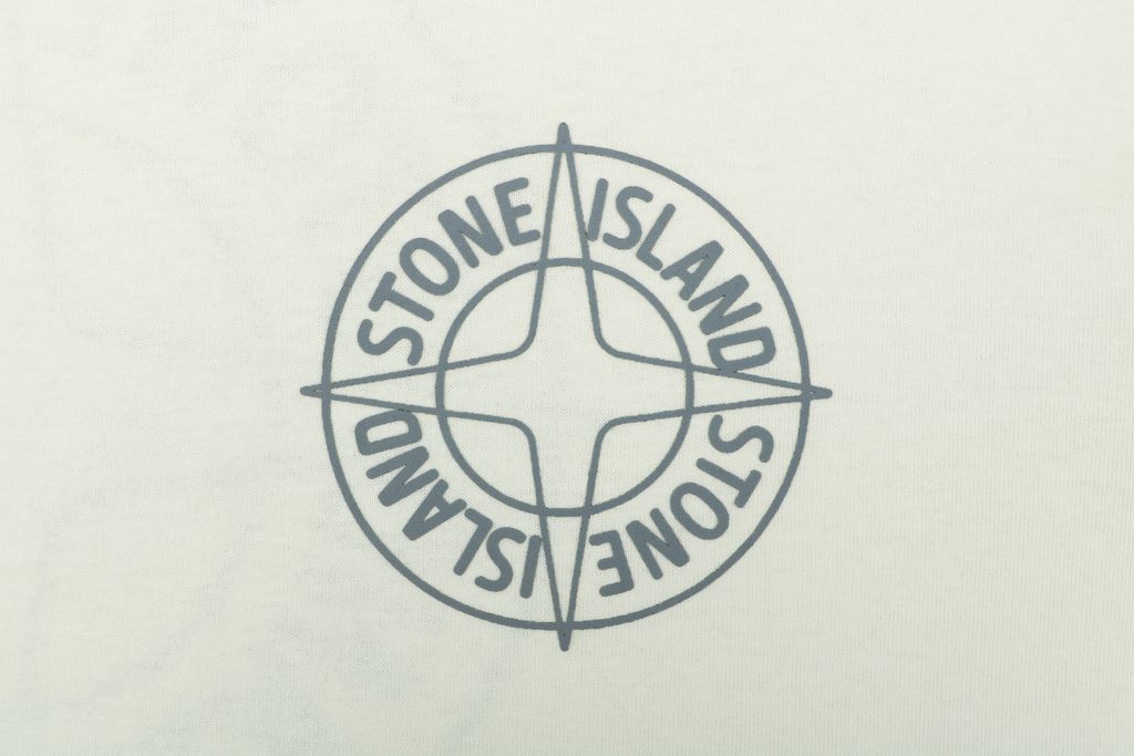 Halftone printed compass star T-shirt