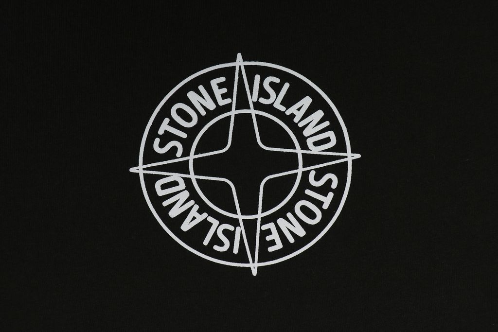 Halftone printed compass star T-shirt