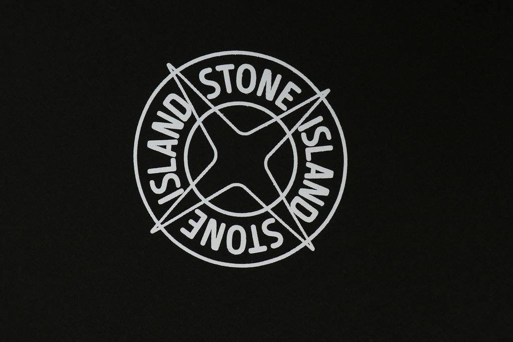 Halftone printed compass star T-shirt