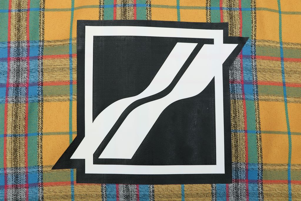 Unisex plaid shirt with square back logo