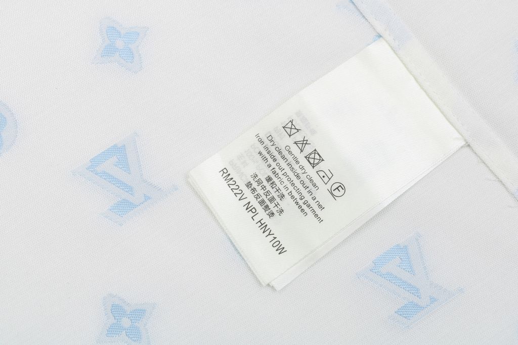 56e05033