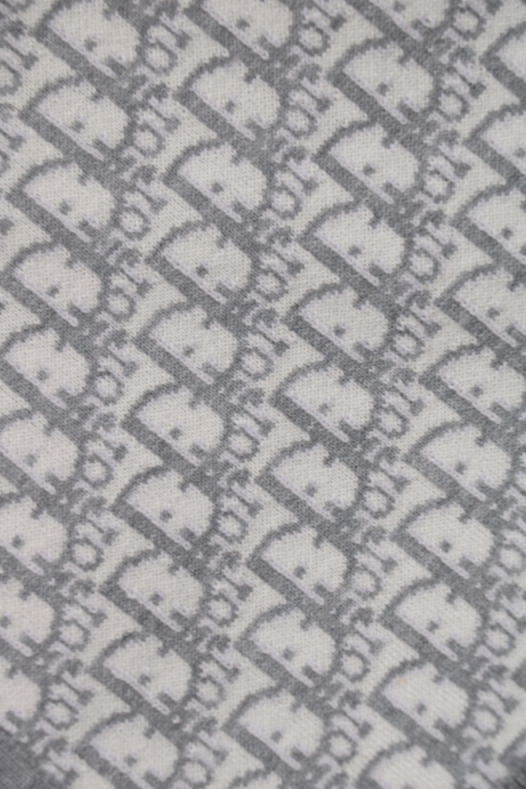 b0513bd3