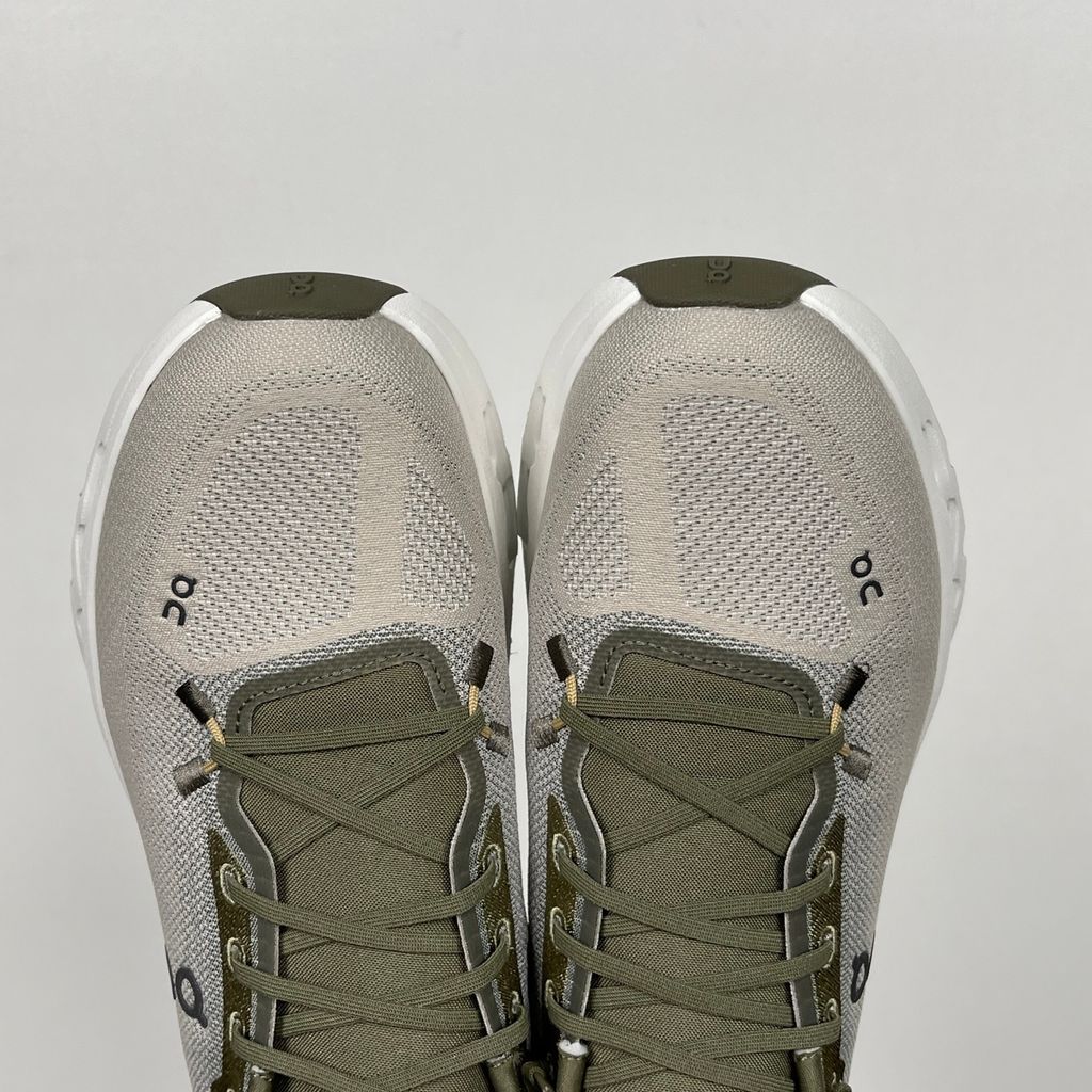Side profile of men’s On Cloudtilt Olive Desert 3ME10104843 with recycled mesh and CloudTec Phase cushioning.