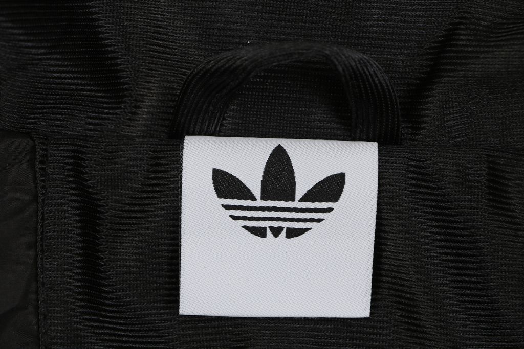 7e772775