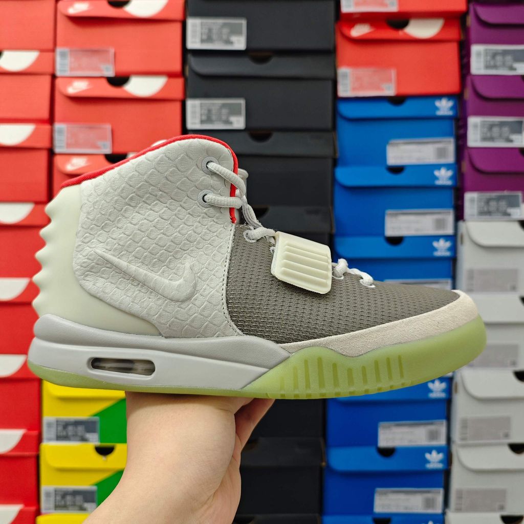Nike Air Yeezy 2 Pure Platinum 508214-010 Wolf Grey men's sneakers side view